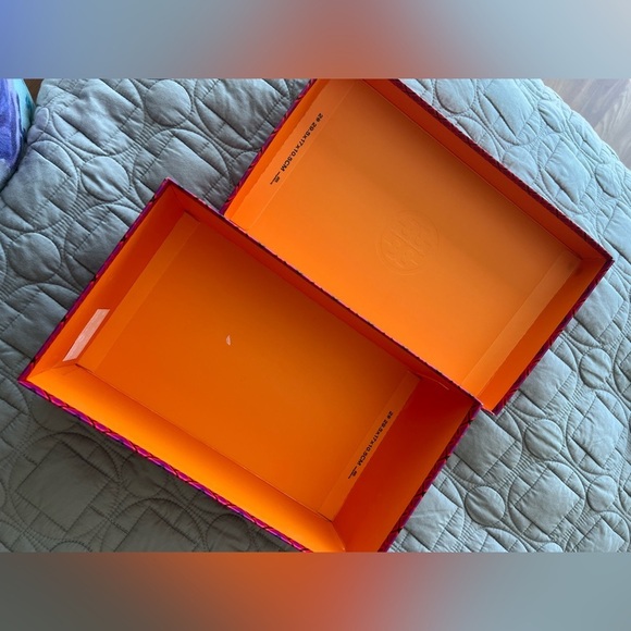 Tory Burch Pink and Orange Patterned Box - Picture 13 of 13